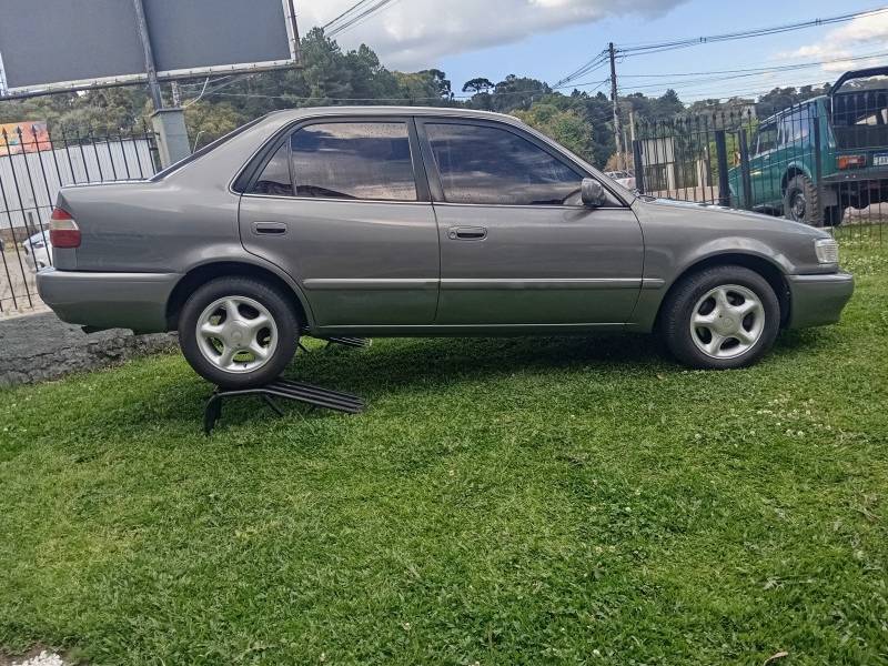 TOYOTA - COROLLA - 2001/2001 - Cinza - R$ 1,00