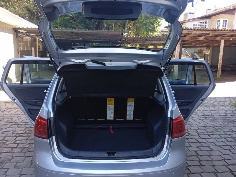 VOLKSWAGEN - SPACEFOX - 2014/2014 - Prata - R$ 46.900,00