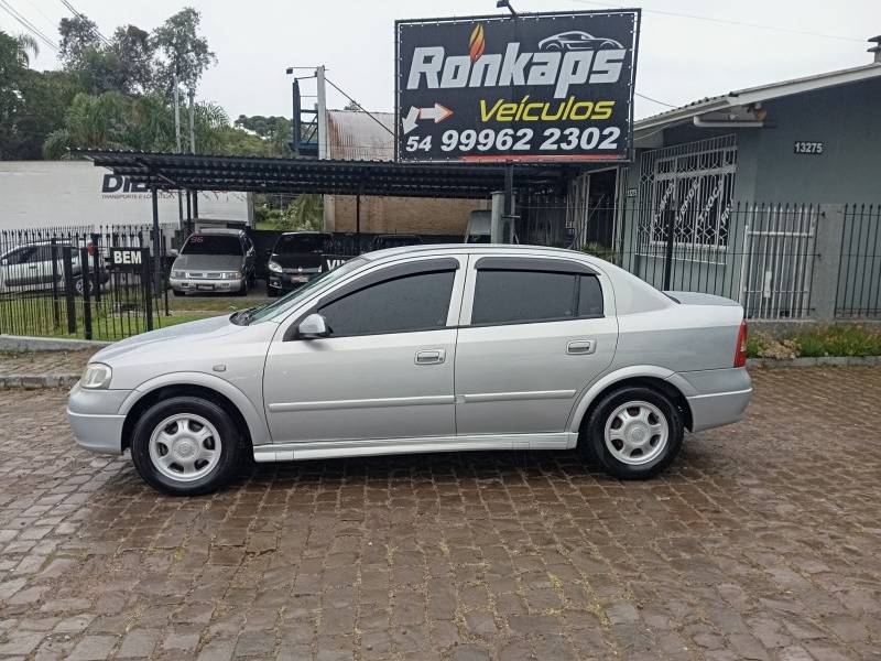 CHEVROLET - ASTRA - 2001/2001 - Prata - R$ 24.900,00