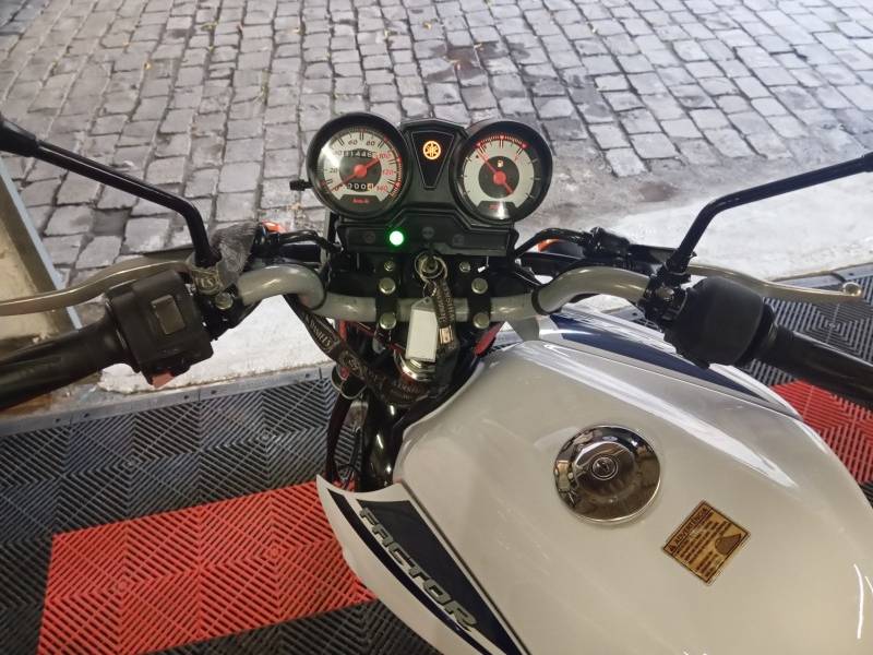 YAMAHA - YBR - 2016/2016 - Branca - R$ 11.900,00