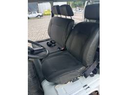 VOLKSWAGEN - KOMBI - 2000/2000 - Branca - R$ 29.900,00