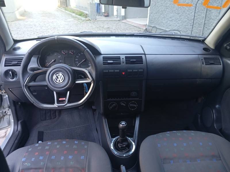 VOLKSWAGEN - SAVEIRO - 2003/2003 - Prata - R$ 35.900,00