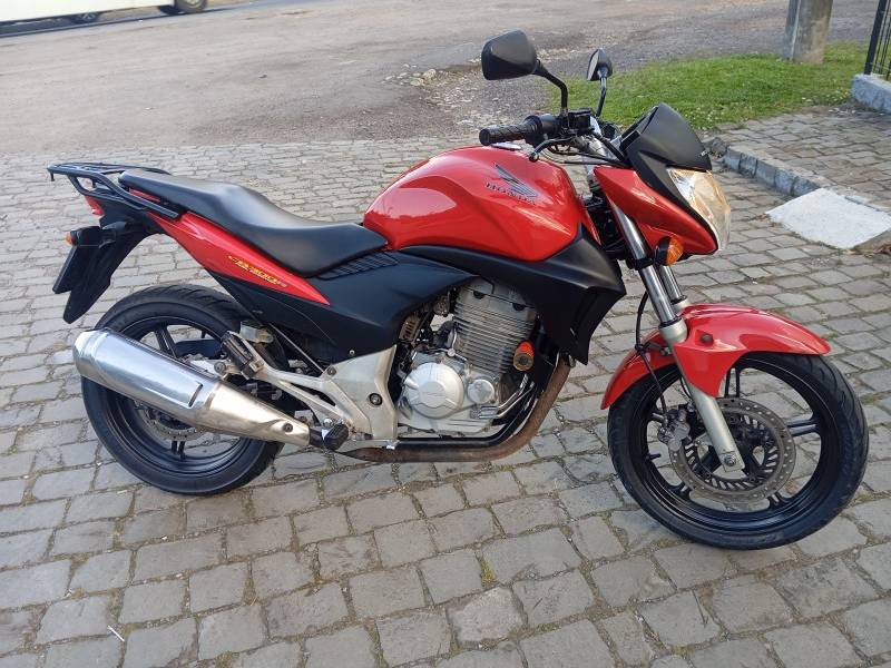 HONDA - CB 300R - 2012/2012 - Vermelha - Sob Consulta