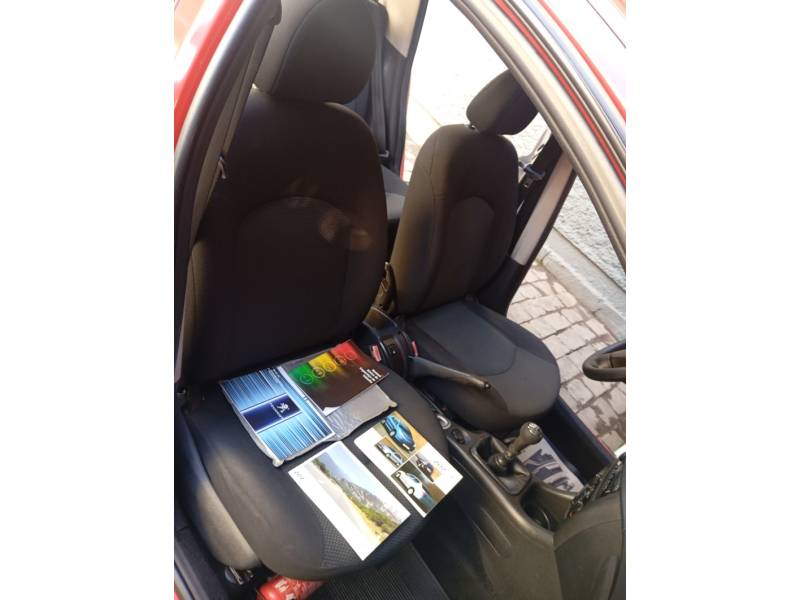 PEUGEOT - 207 - 2014/2014 - Vermelha - R$ 28.900,00