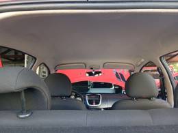 PEUGEOT - 207 - 2014/2014 - Vermelha - R$ 28.900,00