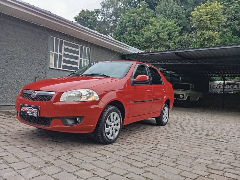 FIAT - SIENA - 2014/2014 - Vermelha - R$ 37.900,00