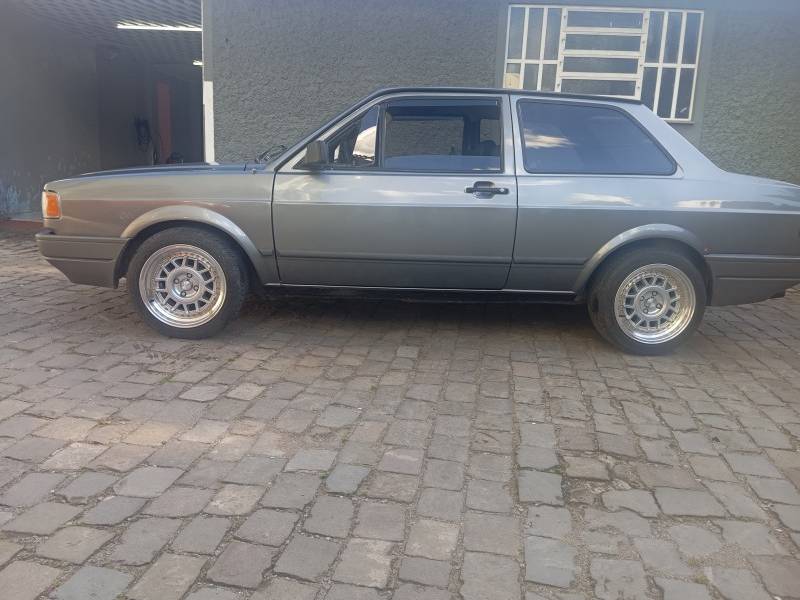 VOLKSWAGEN - VOYAGE - 1995/1995 - Cinza - Sob Consulta