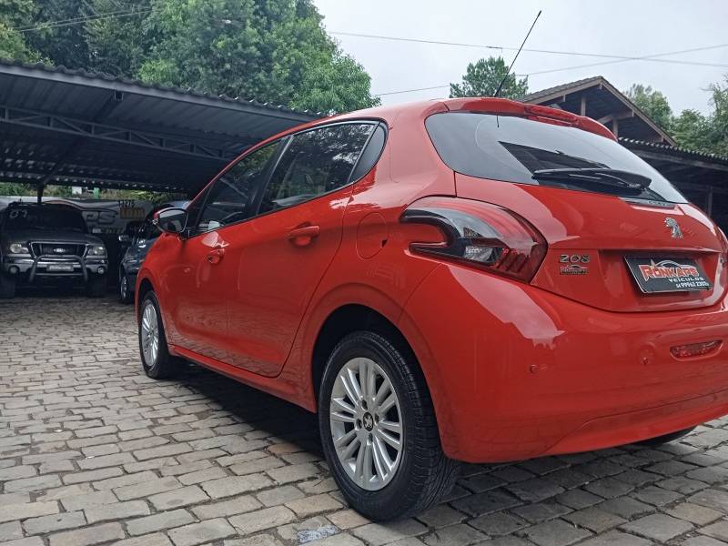 PEUGEOT - 208 - 2018/2018 - Vermelha - R$ 45.900,00