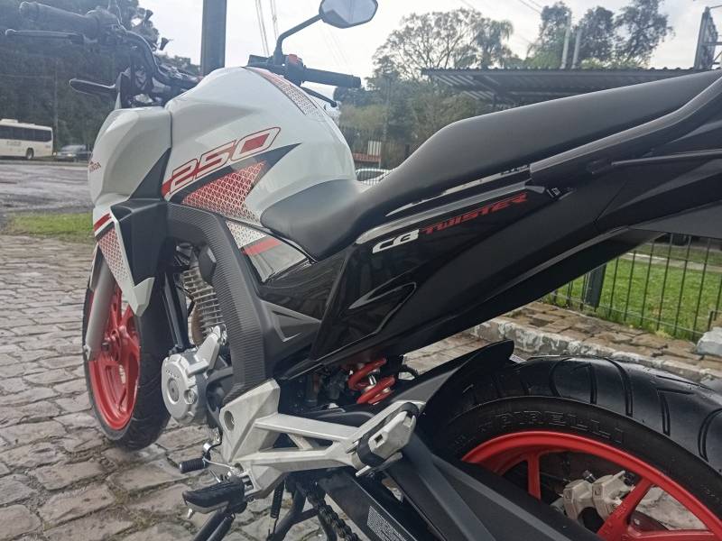 HONDA - CB 250F TWISTER - 2022/2022 - Branca - R$ 23.500,00