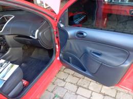 PEUGEOT - 207 - 2014/2014 - Vermelha - R$ 28.900,00