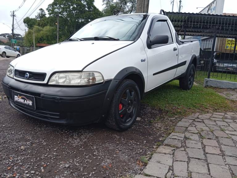 FIAT - STRADA - 2002/2002 - Branca - R$ 25.900,00