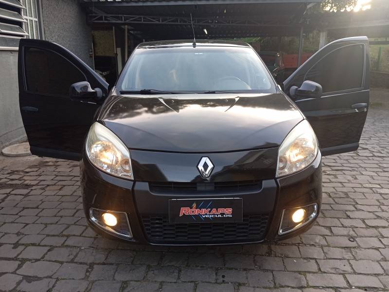 RENAULT - SANDERO - 2012/2012 - Preta - R$ 35.900,00