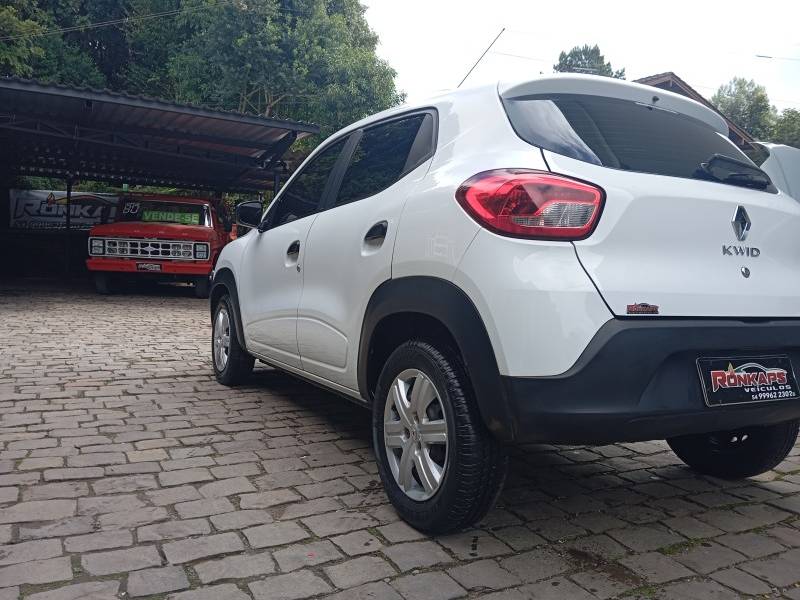 RENAULT - KWID - 2022/2022 - Branca - R$ 46.500,00