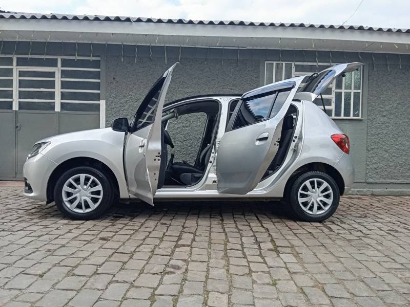 RENAULT - SANDERO - 2019/2019 - Prata - R$ 51.900,00