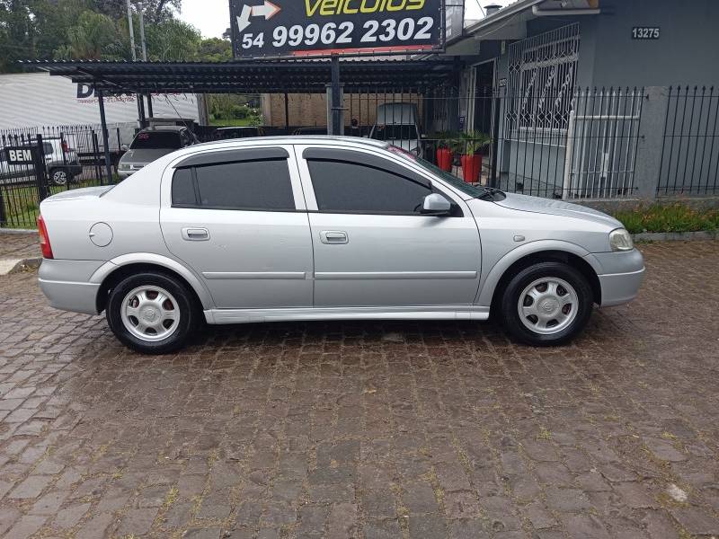 CHEVROLET - ASTRA - 2001/2001 - Prata - R$ 24.900,00