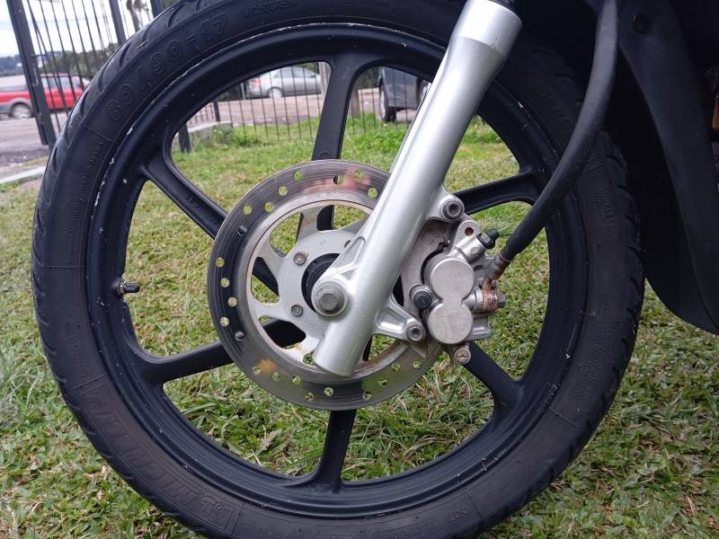 HONDA - BIZ 125 - 2012/2012 - Vermelha - R$ 12.900,00