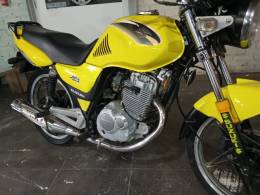 SUZUKI - YES - 2011/2011 - Amarela - R$ 7.900,00