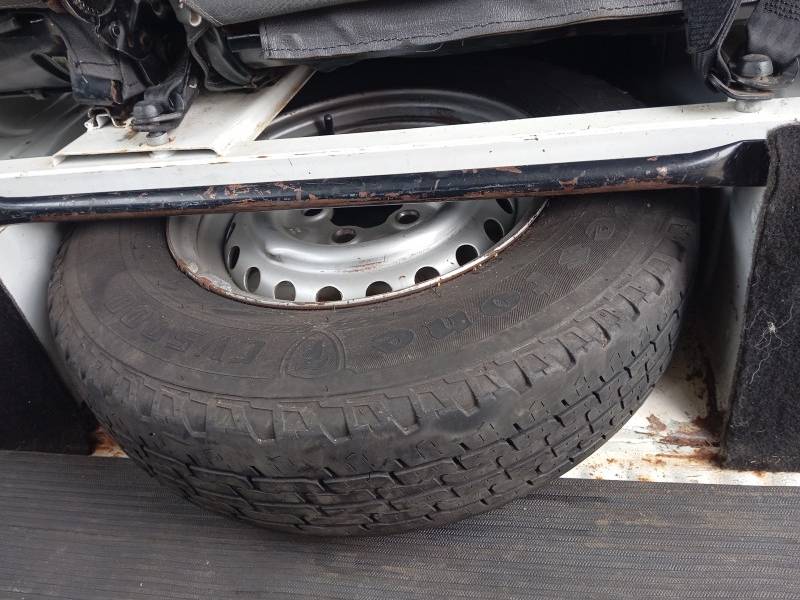 VOLKSWAGEN - KOMBI - 2000/2000 - Branca - R$ 29.900,00