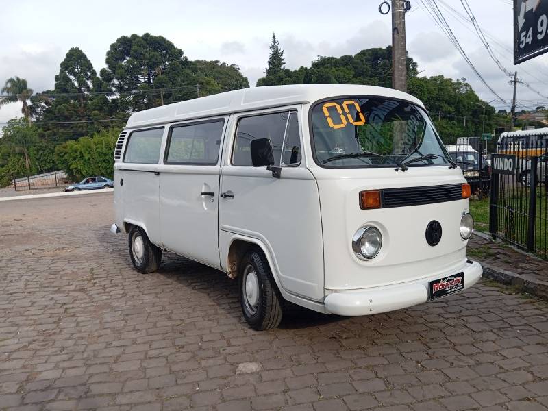 VOLKSWAGEN - KOMBI - 2000/2000 - Branca - R$ 29.900,00