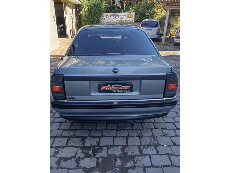 CHEVROLET - OMEGA - 1997/1997 - Prata - R$ 33.900,00