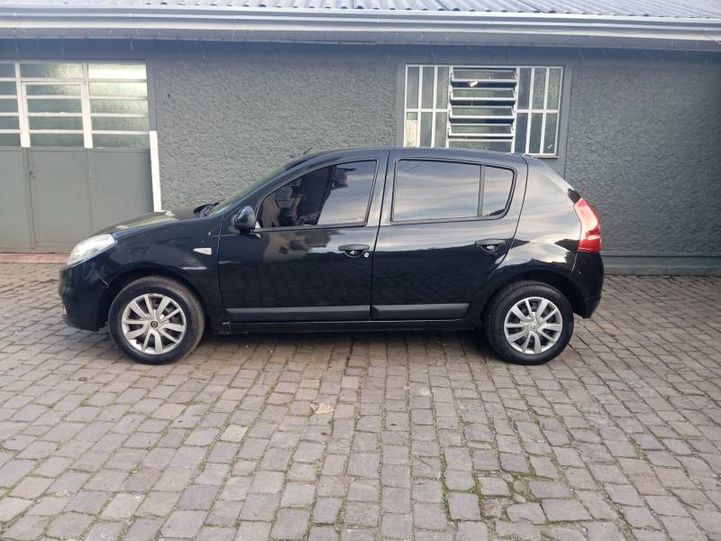 RENAULT - SANDERO - 2012/2012 - Preta - R$ 34.900,00