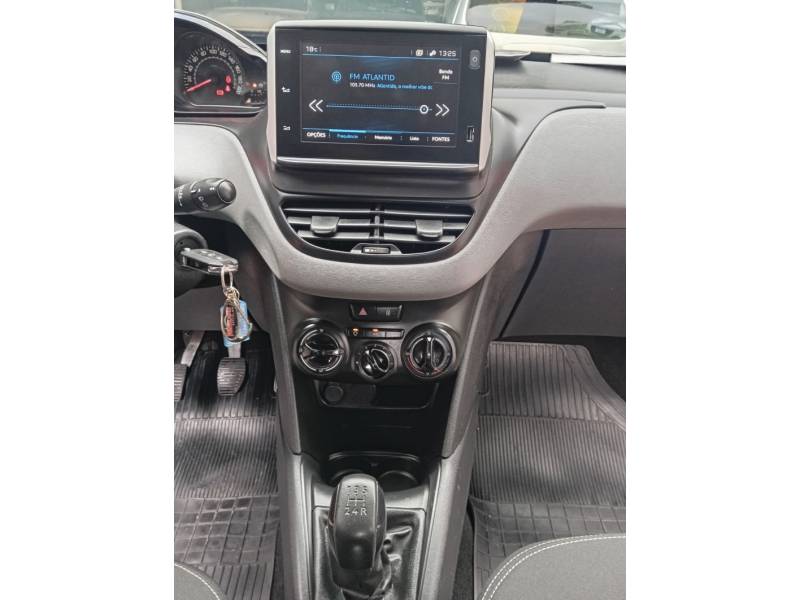 PEUGEOT - 208 - 2018/2018 - Vermelha - R$ 45.900,00