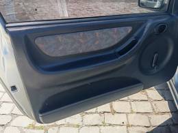 CHEVROLET - CELTA - 2002/2002 - Prata - R$ 18.900,00