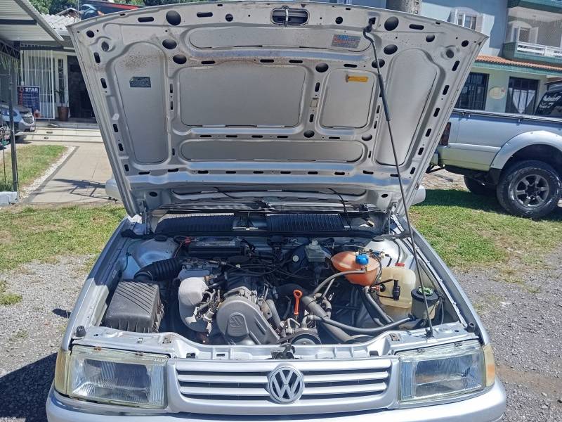 VOLKSWAGEN - SANTANA - 1996/1996 - Prata - R$ 31.900,00