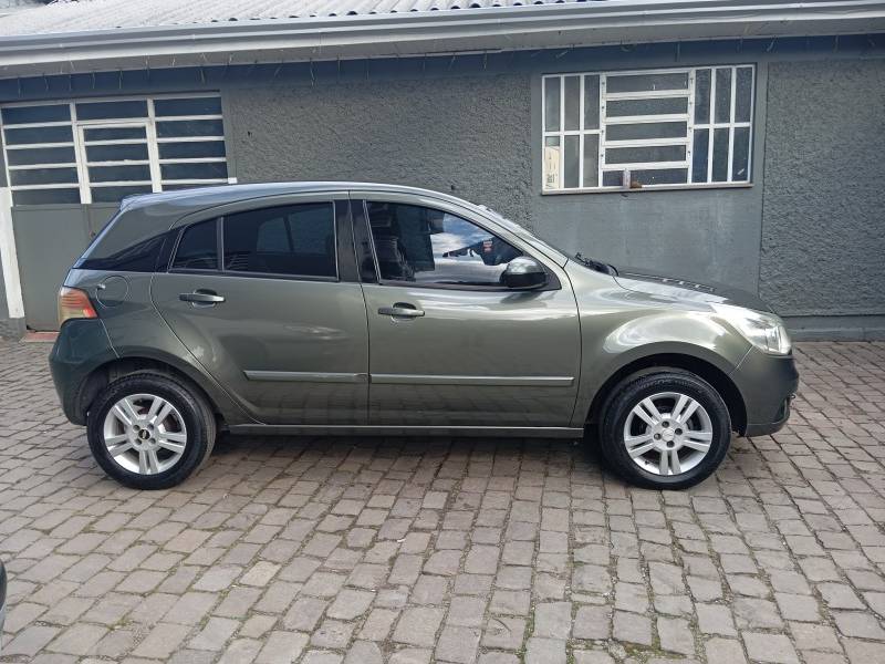 CHEVROLET - AGILE - 2010/2010 - Verde - R$ 34.900,00