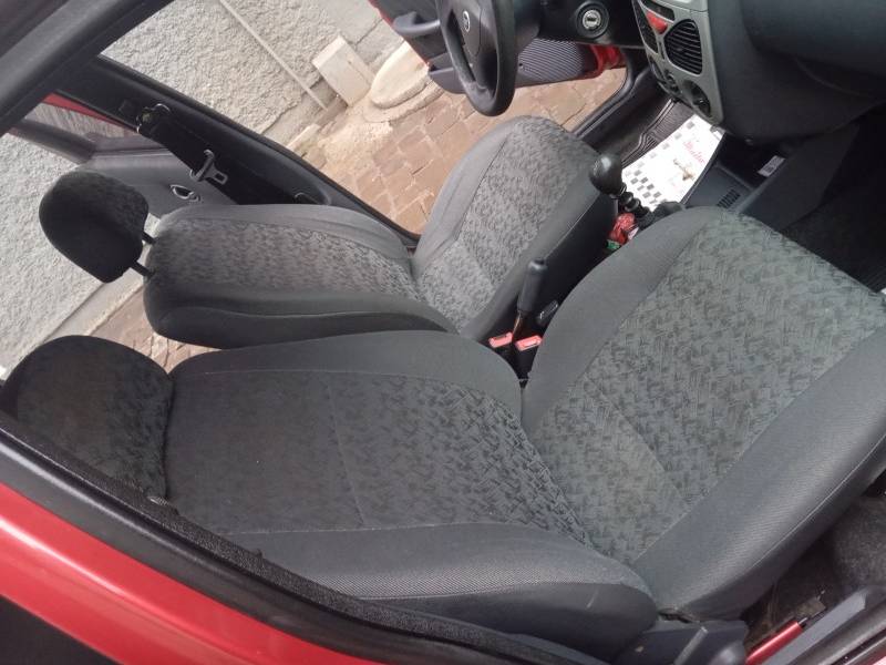 FIAT - PALIO - 2006/2006 - Vermelha - R$ 15.900,00