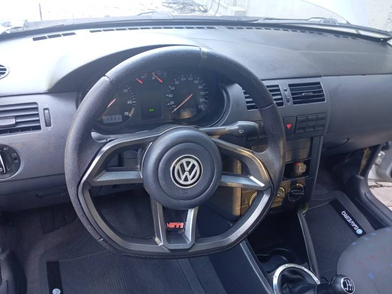 VOLKSWAGEN - SAVEIRO - 2003/2003 - Prata - R$ 35.900,00