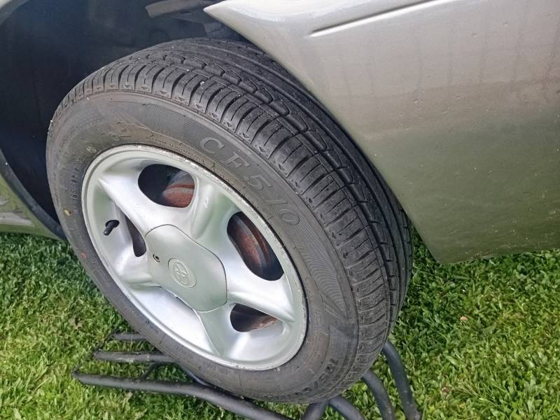 TOYOTA - COROLLA - 2001/2001 - Cinza - R$ 1,00