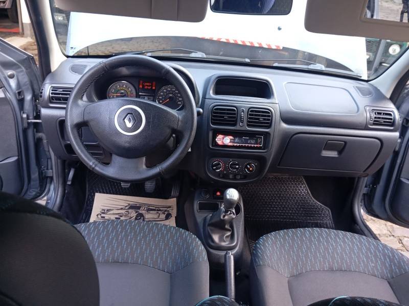 RENAULT - CLIO - 2016/2016 - Cinza - R$ 36.900,00