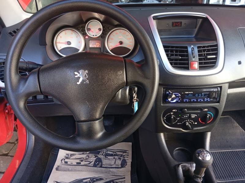 PEUGEOT - 207 - 2014/2014 - Vermelha - R$ 28.900,00