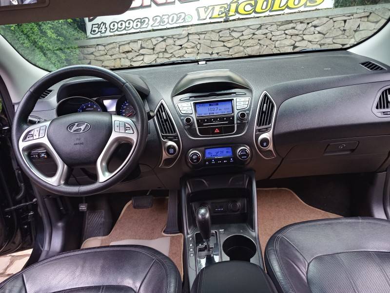 HYUNDAI - IX35 - 2012/2012 - Preta - R$ 54.900,00