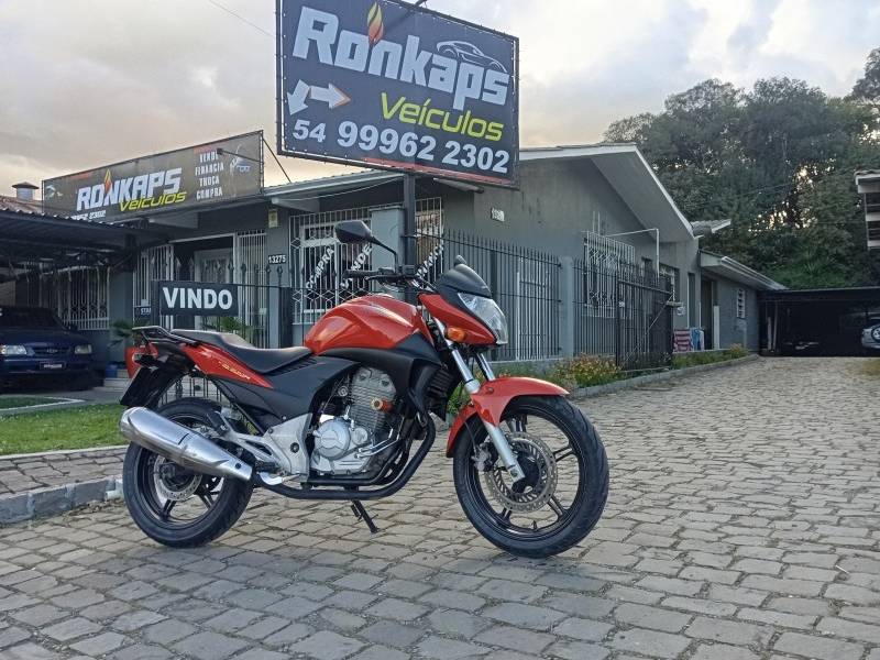 HONDA - CB 300R - 2012/2012 - Vermelha - Sob Consulta