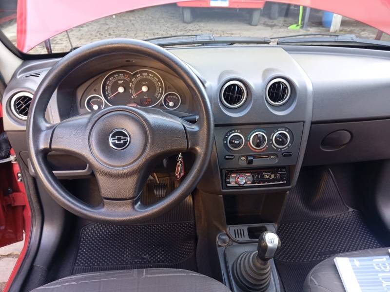 CHEVROLET - PRISMA - 2010/2010 - Vermelha - R$ 29.900,00