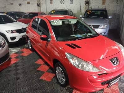 PEUGEOT - 207 - 2014/2014 - Vermelha - R$ 29.900,00