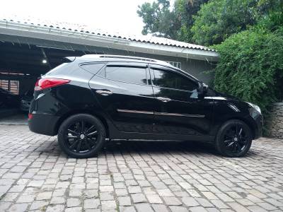 HYUNDAI - IX35 - 2012/2012 - Preta - R$ 57.500,00