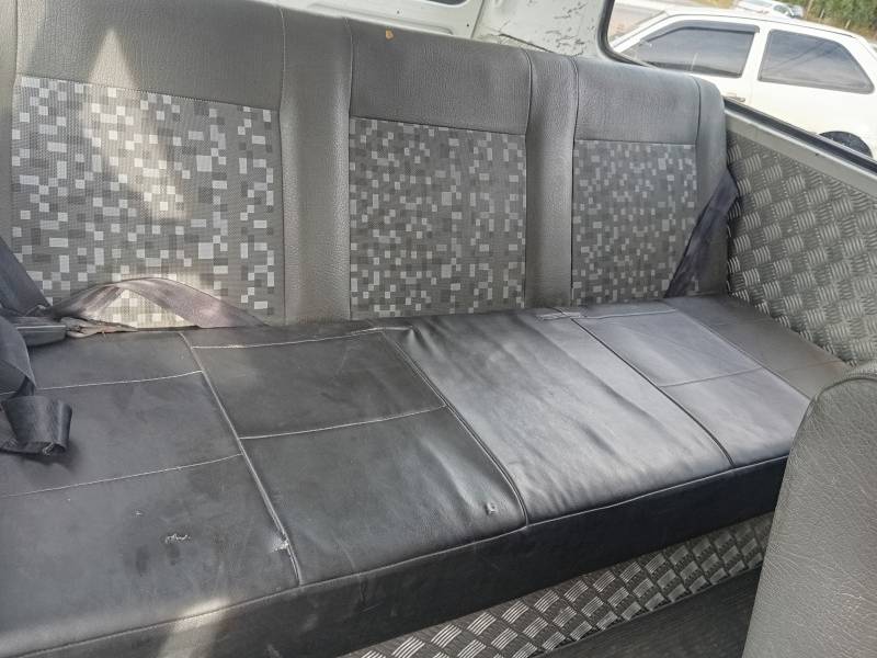 VOLKSWAGEN - KOMBI - 2000/2000 - Branca - R$ 29.900,00