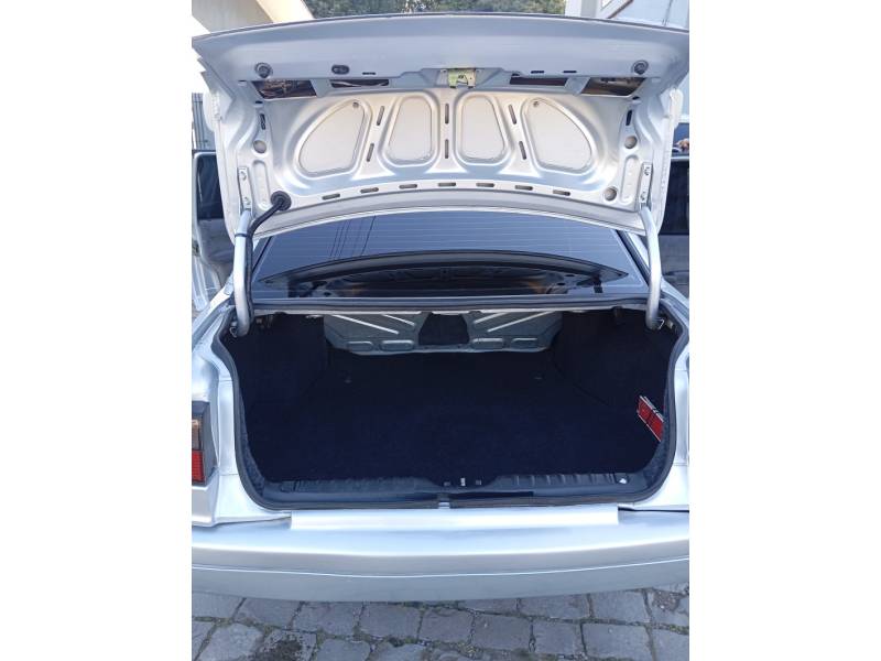 VOLKSWAGEN - SANTANA - 1996/1996 - Prata - R$ 29.900,00