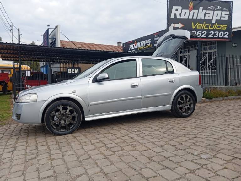 CHEVROLET - ASTRA - 2011/2011 - Prata - R$ 39.900,00