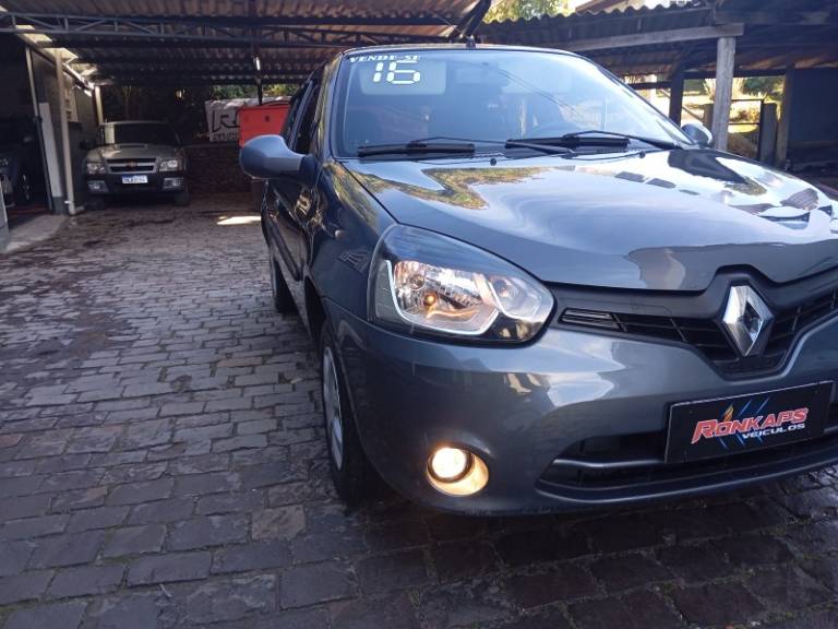 RENAULT - CLIO - 2016/2016 - Cinza - R$ 36.900,00