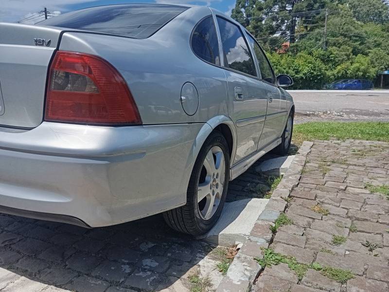 CHEVROLET - VECTRA - 2002/2002 - Prata - R$ 1,00