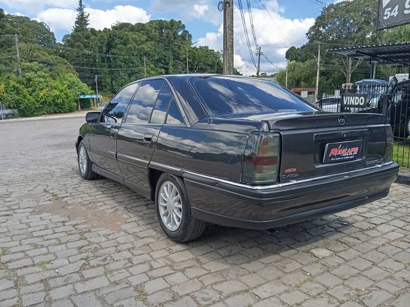 CHEVROLET - OMEGA - 1994/1994 - Preta - R$ 32.900,00