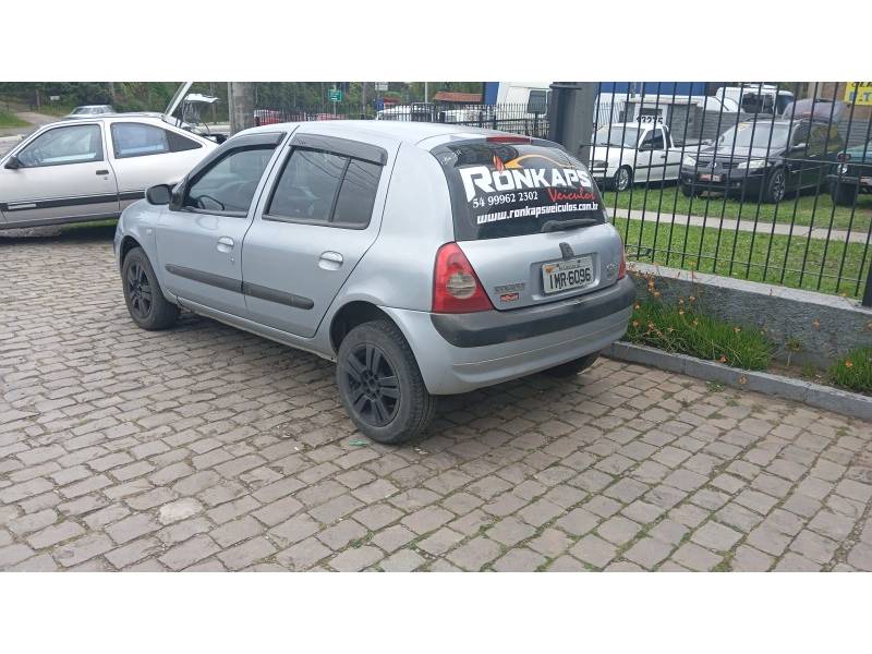 RENAULT - CLIO - 2006/2006 - Prata - R$ 21.000,00