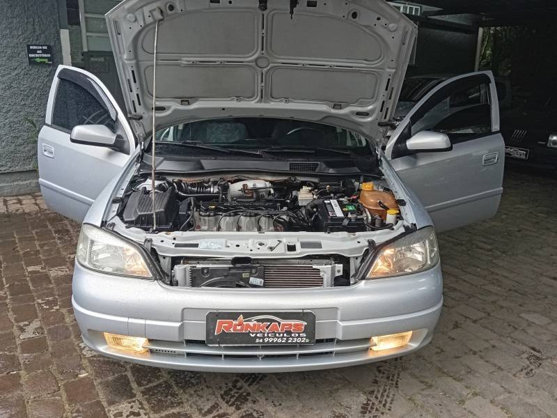 CHEVROLET - ASTRA - 2001/2001 - Prata - R$ 24.900,00