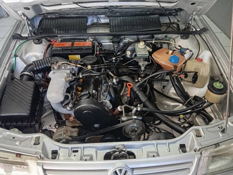 VOLKSWAGEN - SANTANA - 1996/1996 - Prata - R$ 31.900,00