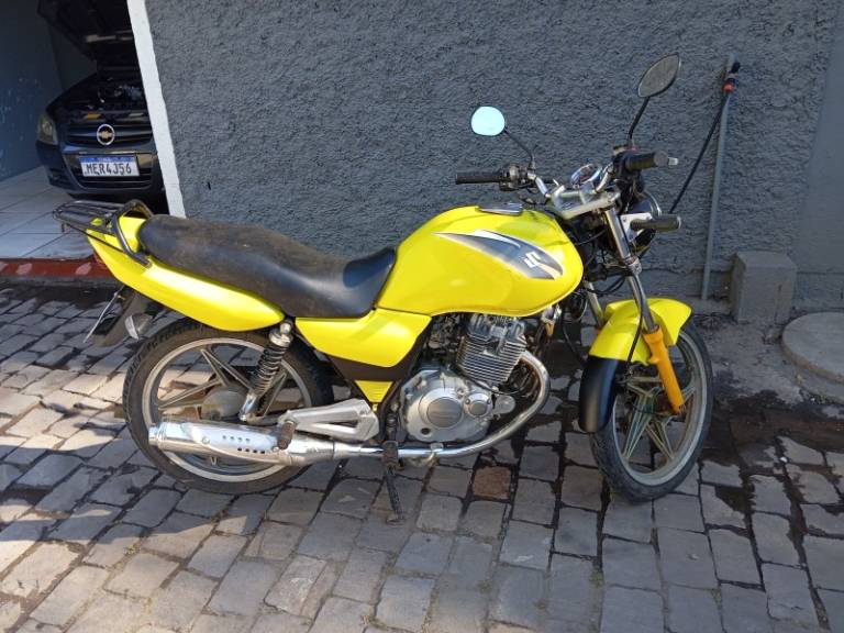 SUZUKI - YES - 2011/2011 - Amarela - R$ 7.900,00