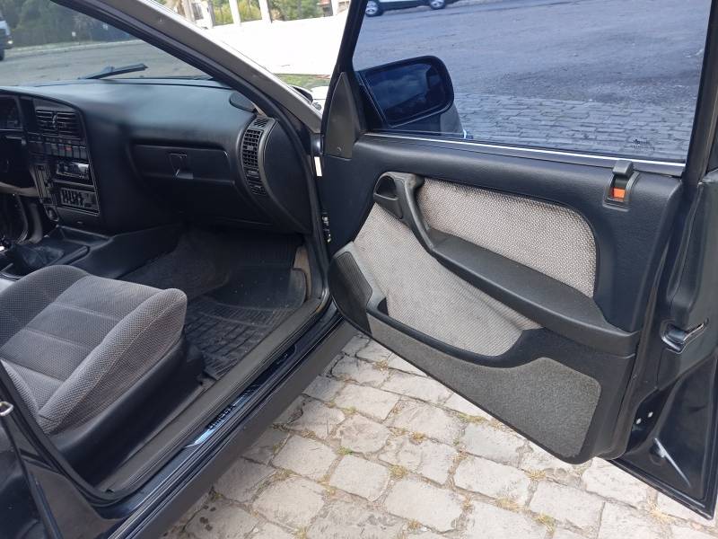 CHEVROLET - OMEGA - 1994/1994 - Preta - R$ 32.900,00